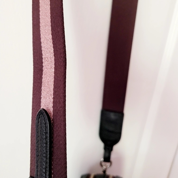 Marvel x Coach Crossbody - Picture 14 of 16